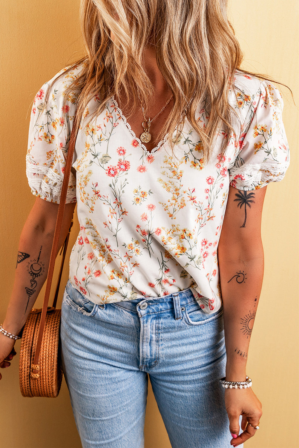 Beige Boho Floral Lace Trim Short Sleeve Blouse