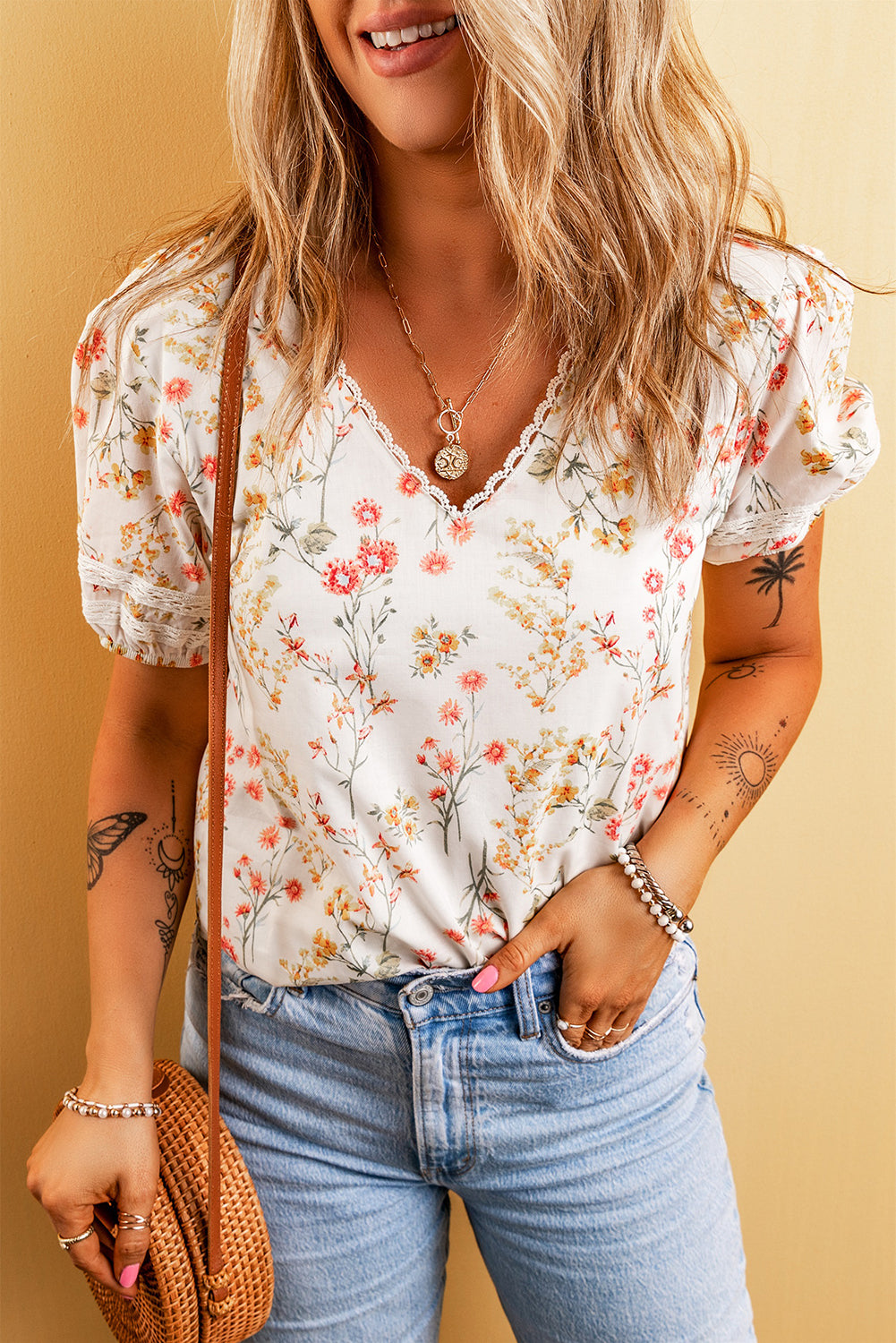 Beige Boho Floral Lace Trim Short Sleeve Blouse